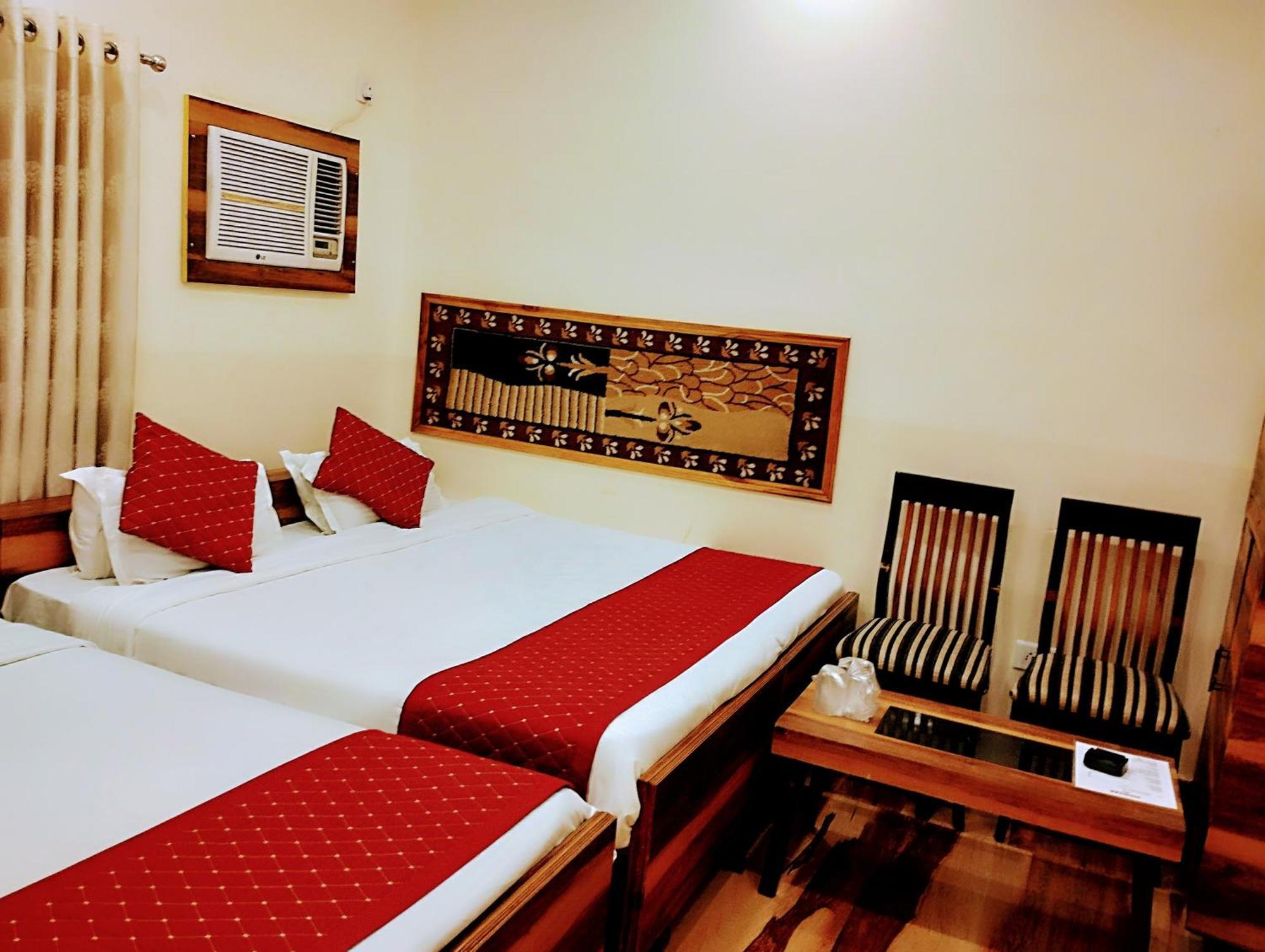Bhagyashree Guest House 2 Km To Vishwanath Temple, Ganga Ghat Parking Available Váránasí Exteriér fotografie